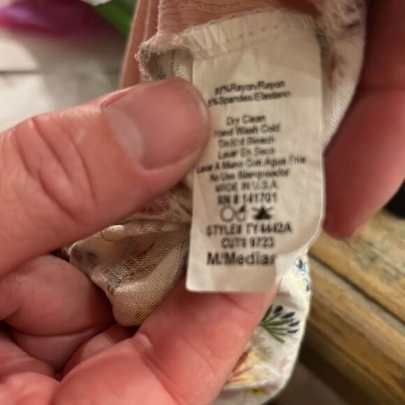 143 story by line up size M pink and printed wide sleeve flowy blouse - Picture 6 of 6